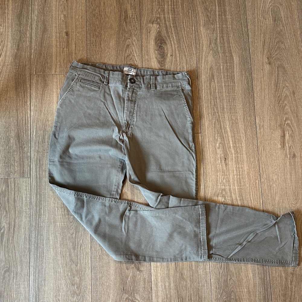 Lee Men's Dress Pants in Olive Green